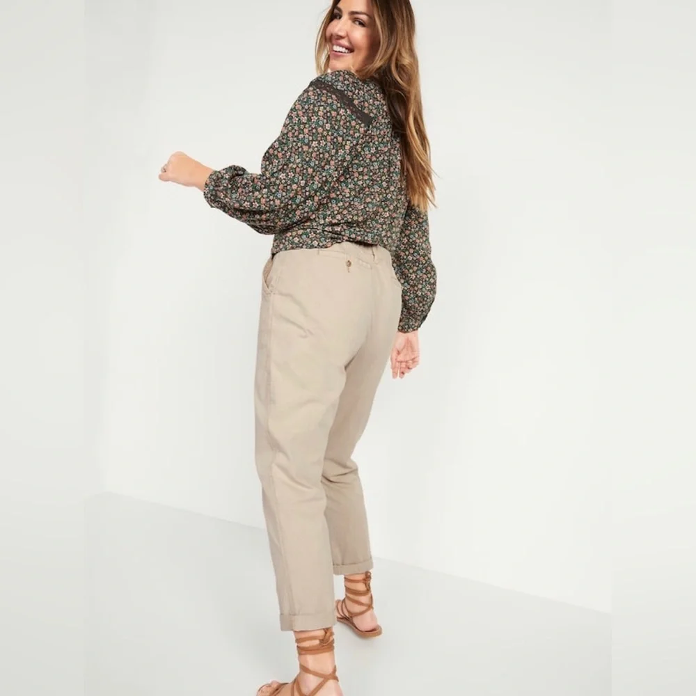 NWT! High-Waisted Beige Khaki OGC Chino Pants for Women - Large